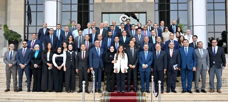 صورة جماعية للمشاركين في منتدى العلمين – أفريقيا للأعمال 2026